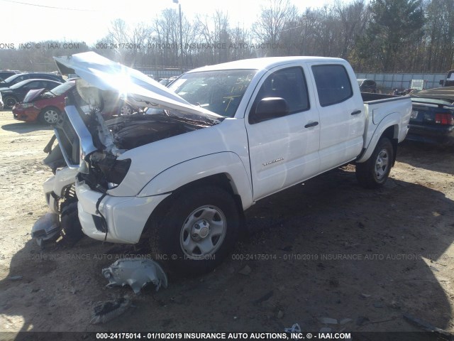 3TMJU4GNXDM149052 - 2013 TOYOTA TACOMA DOUBLE CAB PRERUNNER WHITE photo 2