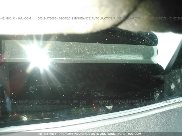 JTDBE32K950304493 - 2005 TOYOTA CAMRY LE/XLE/SE SILVER photo 9