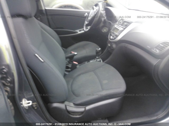 KMHCU5AE2CU022972 - 2012 HYUNDAI ACCENT GLS/GS/SE GRAY photo 5