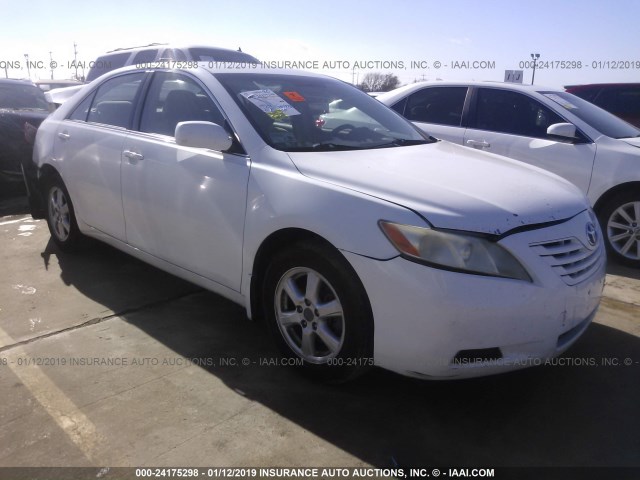 JTNBE46K673083268 - 2007 TOYOTA CAMRY NEW GENERAT CE/LE/XLE/SE WHITE photo 1