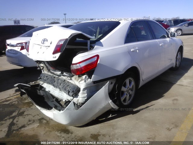 JTNBE46K673083268 - 2007 TOYOTA CAMRY NEW GENERAT CE/LE/XLE/SE WHITE photo 4