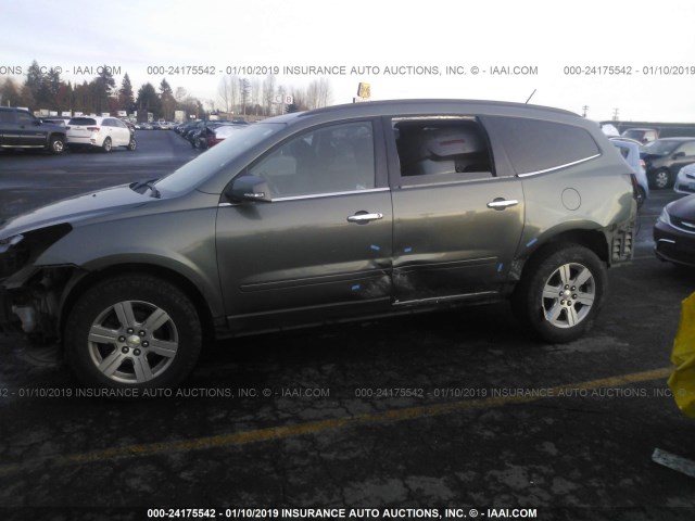 1GNKVGED2BJ265831 - 2011 CHEVROLET TRAVERSE LT GREEN photo 6