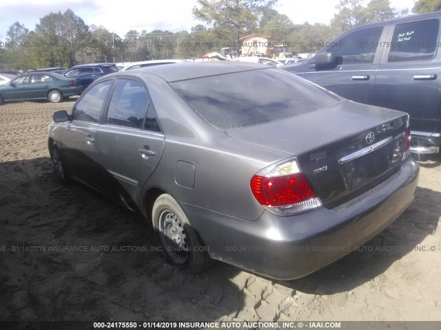 4T1BE32K25U952715 - 2005 TOYOTA CAMRY LE/XLE/SE GRAY photo 3