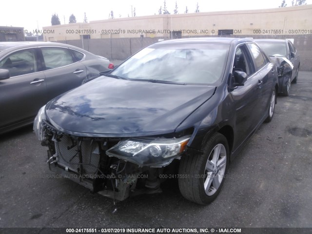 4T1BF1FK3DU652787 - 2013 TOYOTA CAMRY L/SE/LE/XLE Tünd mavi foto 2