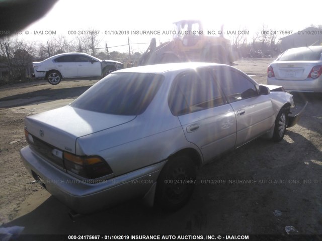 1NXBB02E6VZ589160 - 1997 TOYOTA COROLLA DX GRAY photo 4