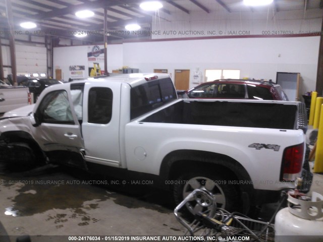 1GTSKWE30AZ103019 - 2010 GMC SIERRA K1500 SLT WHITE photo 3