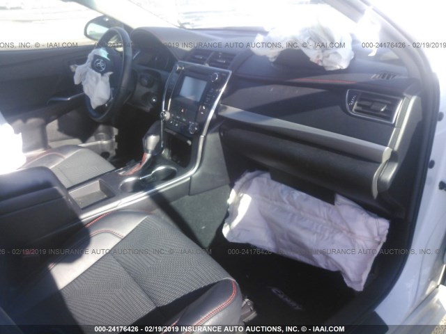 4T1BF1FK7GU169906 - 2016 TOYOTA CAMRY LE/XLE/SE/XSE WHITE photo 5
