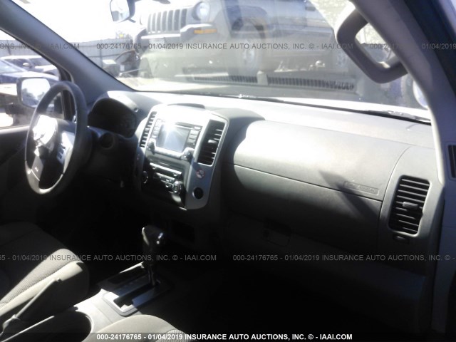 1N6AD0ER5JN765190 - 2018 NISSAN FRONTIER S/SV/SL/PRO-4X WHITE photo 5