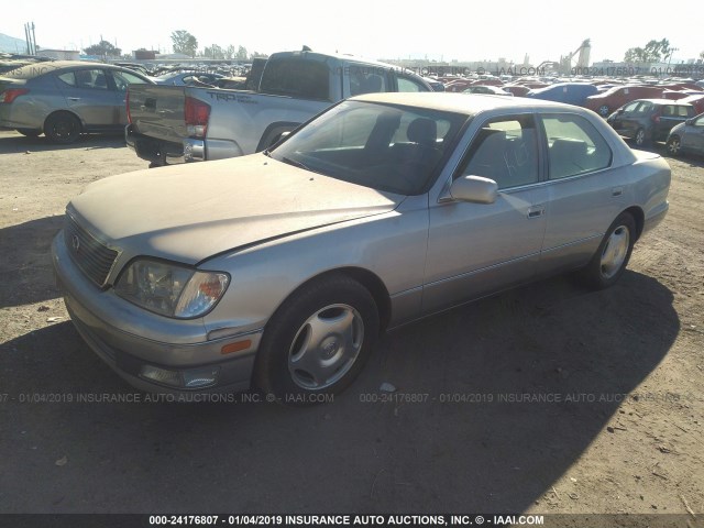 JT8BH28F9W0132624 - 1998 LEXUS LS 400 SILVER photo 2