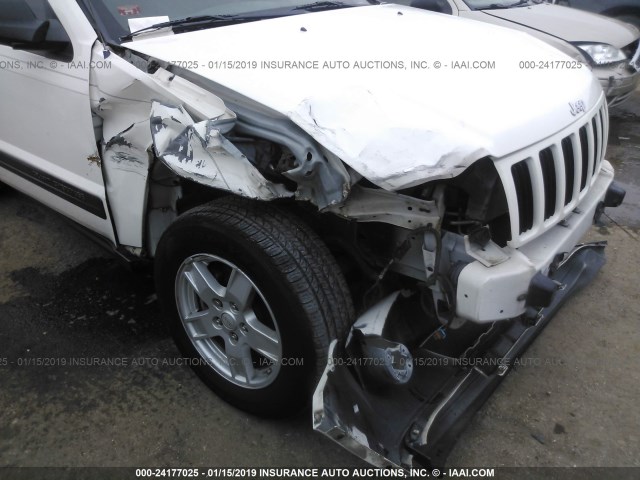 1J4GS48K76C160660 - 2006 JEEP GRAND CHEROKEE LAREDO/COLUMBIA/FREEDOM 白色 照片 6