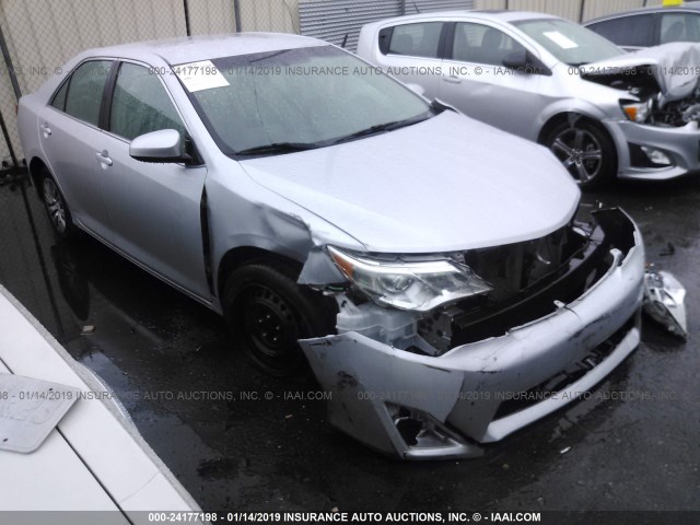 4T1BF1FKXEU409592 - 2014 TOYOTA CAMRY L/SE/LE/XLE 银色 照片 1