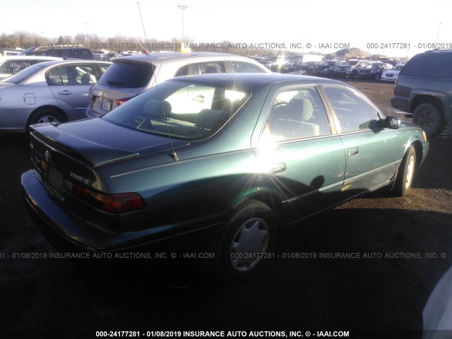 4T1BG22K7WU854267 - 1998 TOYOTA CAMRY CE/LE/XLE GREEN photo 4