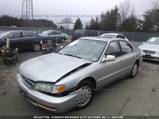 1HGCD5564VA003983 - 1997 HONDA ACCORD EX/EX-R SILVER photo 2