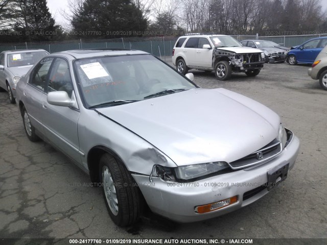 1HGCD5564VA003983 - 1997 HONDA ACCORD EX/EX-R SILVER photo 6