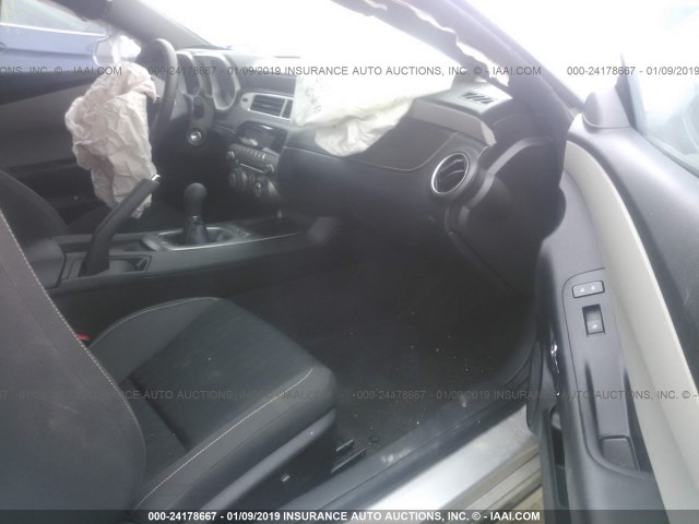 2G1FA1E39F9114098 - 2015 CHEVROLET CAMARO LS SILVER photo 5