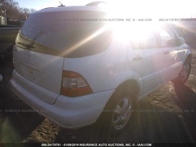 4JGAB54E32A322870 - 2002 MERCEDES-BENZ ML 320 WHITE photo 4