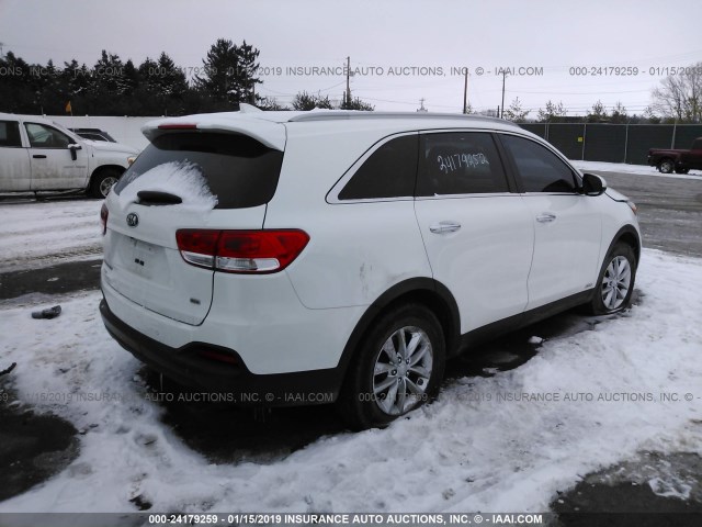 5XYPGDA33GG023934 - 2016 KIA SORENTO LX/L WHITE photo 4