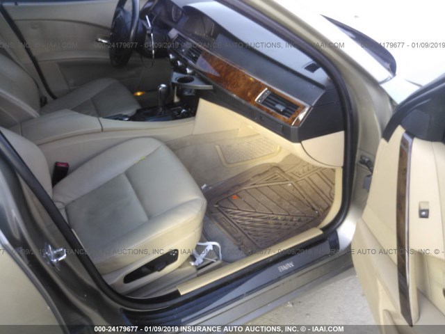 WBANF73547CU28454 - 2007 BMW 530 XI Pewter photo 5