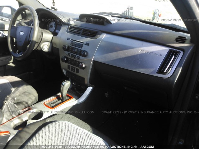 1FAHP35N68W149841 - 2008 FORD FOCUS SE/SEL/SES BLACK photo 5