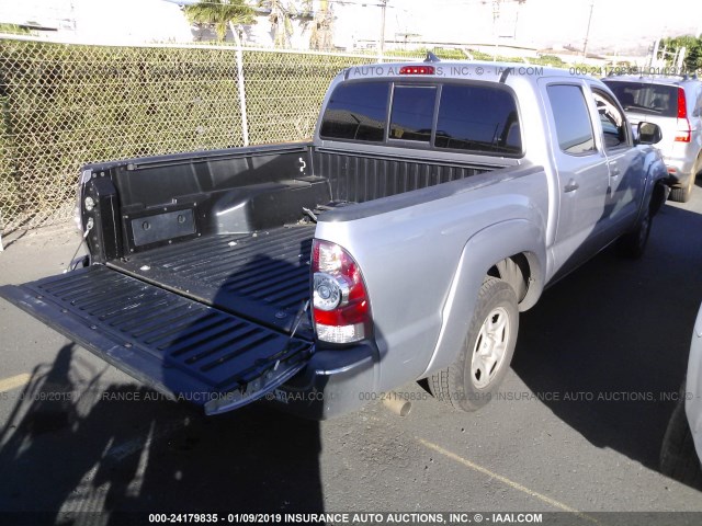 5TFJX4CN8FX056203 - 2015 TOYOTA TACOMA DOUBLE CAB 银色 照片 4