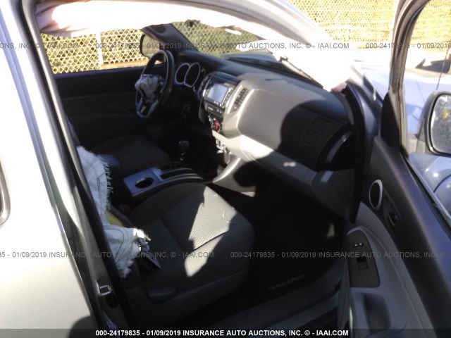 5TFJX4CN8FX056203 - 2015 TOYOTA TACOMA DOUBLE CAB 银色 照片 5