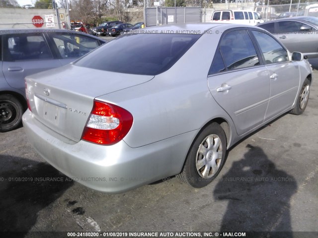 4T1BE32K94U854781 - 2004 TOYOTA CAMRY LE/XLE/SE SILVER photo 4