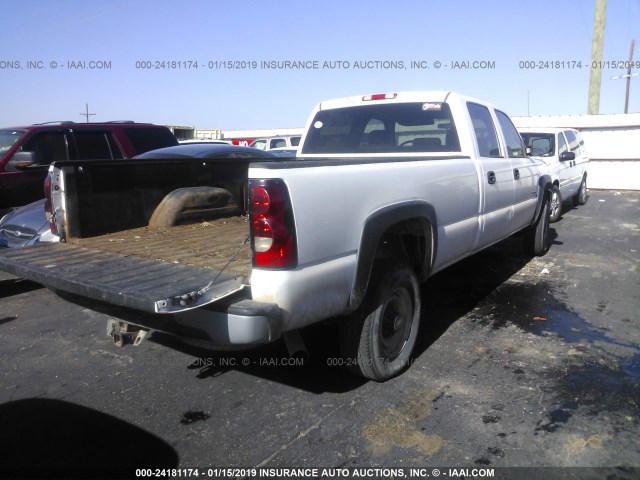 1GCHC23U56F262624 - 2006 CHEVROLET SILVERADO C2500 HEAVY DUTY WHITE photo 4