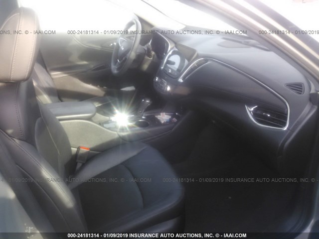 1G1ZJ5SU0HF141766 - 2017 CHEVROLET MALIBU HYBRID SILVER photo 5