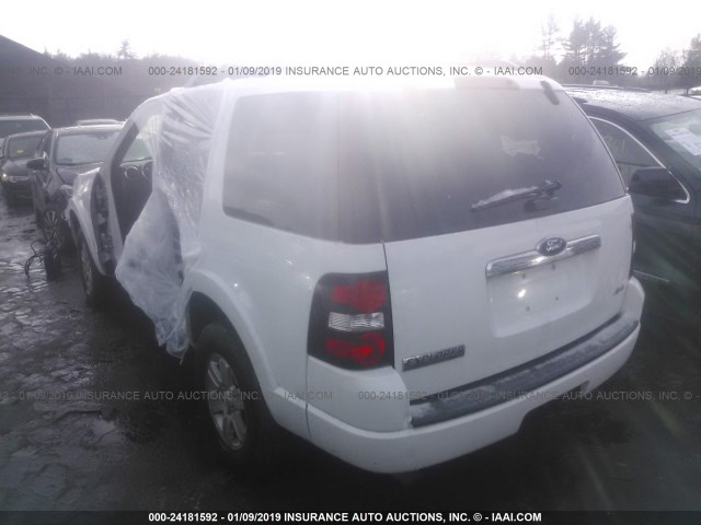 1FMEU73E09UA37304 - 2009 FORD EXPLORER XLT WHITE photo 3