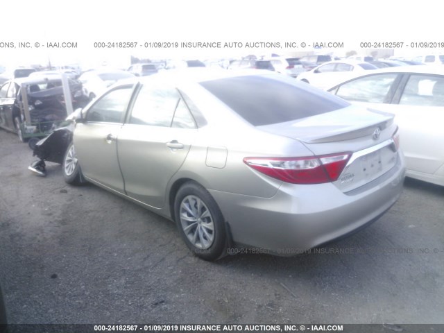 4T4BF1FKXGR520975 - 2016 TOYOTA CAMRY LE/XLE/SE/XSE TAN photo 3