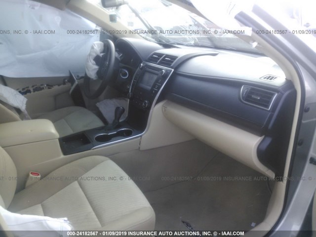 4T4BF1FKXGR520975 - 2016 TOYOTA CAMRY LE/XLE/SE/XSE TAN photo 5