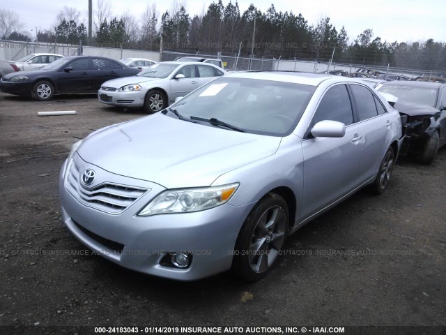 4T1BK3EK7AU109057 - 2010 TOYOTA CAMRY SE/LE/XLE 银色 照片 2