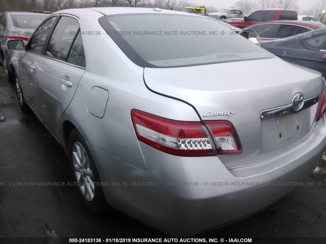 4T4BF3EK9BR124087 - 2011 TOYOTA CAMRY SE/LE/XLE 银色 照片 3