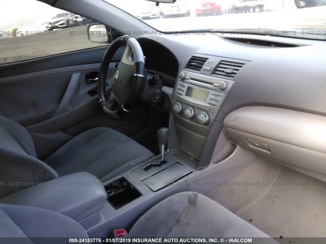 4T4BE46K18R028633 - 2008 TOYOTA CAMRY CE/LE/XLE/SE BLACK photo 5