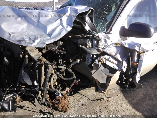 1GCSCPEX4AZ117656 - 2010 CHEVROLET SILVERADO C1500 SILVER photo 6