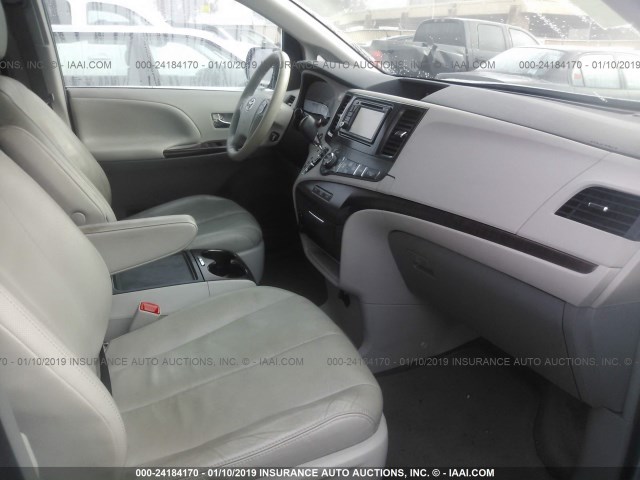 5TDYK3DC6CS246250 - 2012 TOYOTA SIENNA XLE/LIMITED SILVER photo 5