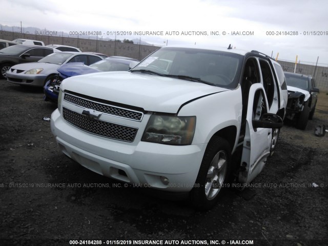 1GNFC130X8J152500 - 2008 CHEVROLET TAHOE C1500 WHITE photo 2