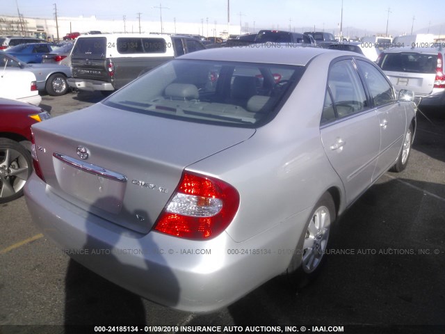 4T1BF30K72U532329 - 2002 TOYOTA CAMRY LE/XLE/SE SILVER photo 4