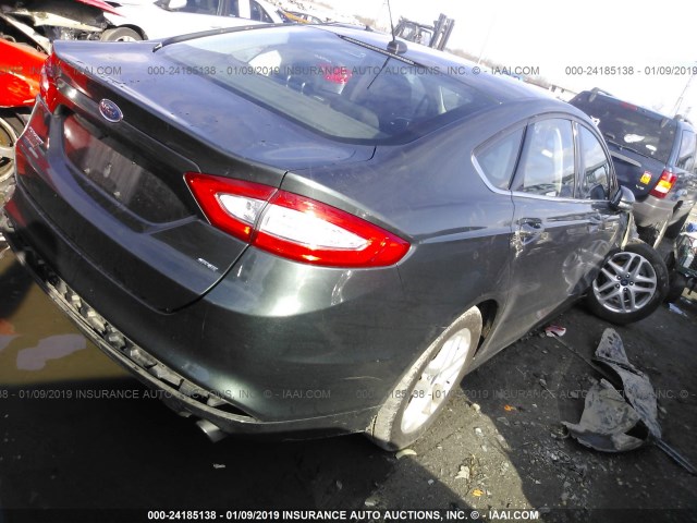 3FA6P0H72FR262057 - 2015 FORD FUSION SE GRAY photo 4