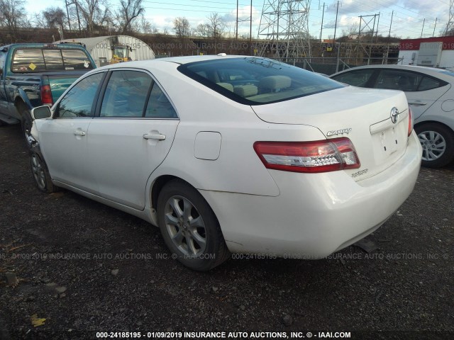 4T4BF3EK4BR160589 - 2011 TOYOTA CAMRY SE/LE/XLE WHITE photo 3