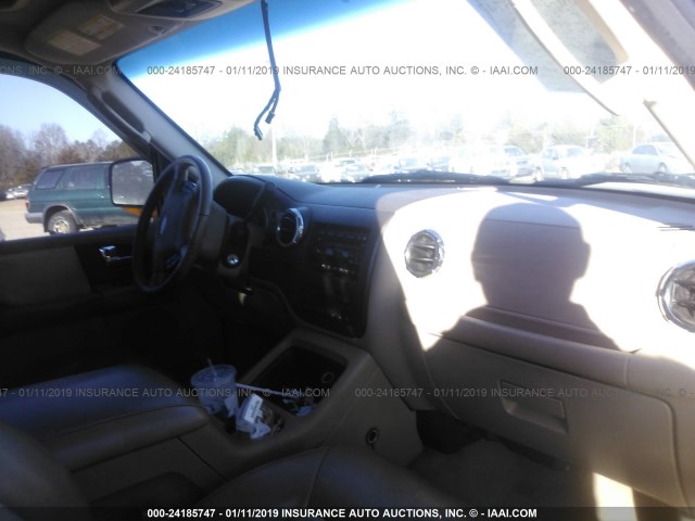 1FMFU18526LA53659 - 2006 FORD EXPEDITION EDDIE BAUER BLACK photo 5