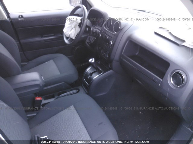 1J4FT28A69D160488 - 2009 JEEP PATRIOT SPORT TAN photo 5