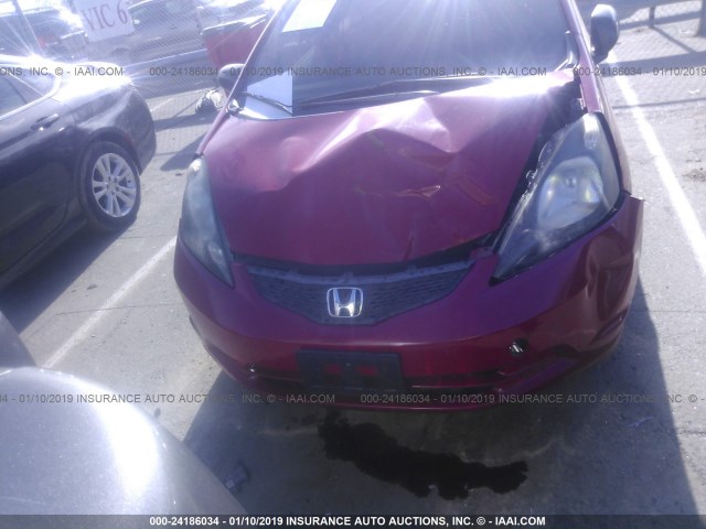 JHMGE8G20AC008569 - 2010 HONDA FIT RED photo 6