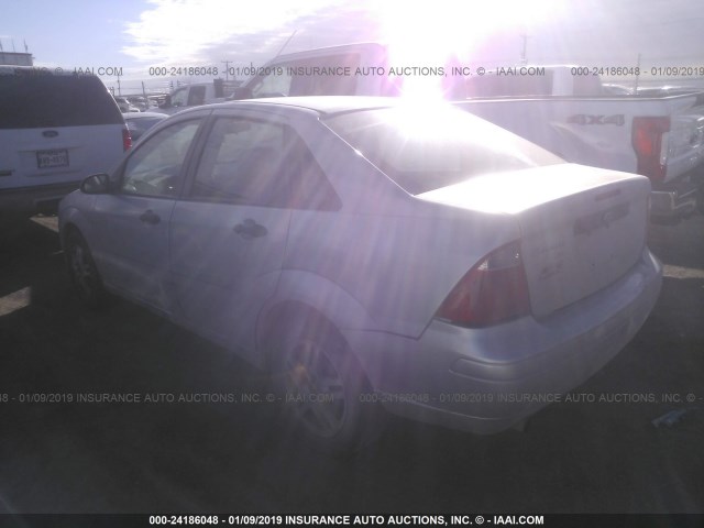 1FAFP34N87W204006 - 2007 FORD FOCUS ZX4/S/SE/SES GRAY photo 3