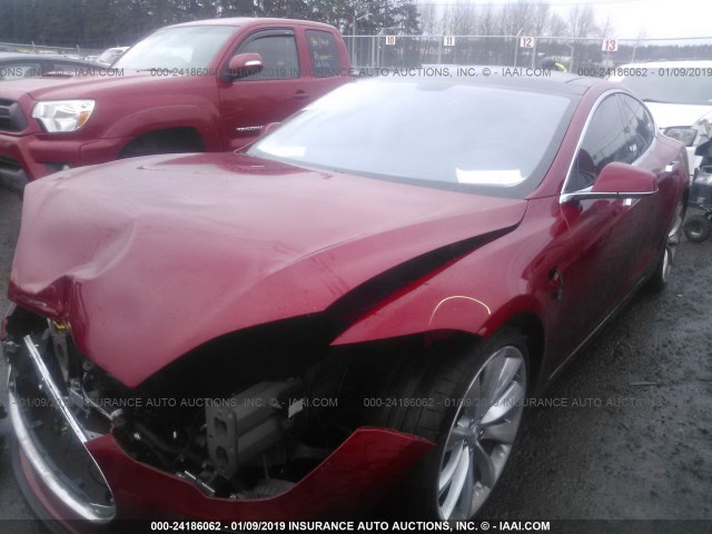 5YJSA1H11EFP37483 - 2014 TESLA MODEL S RED photo 2