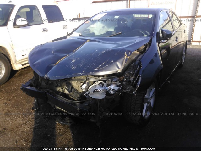 4T1BF1FK8CU598868 - 2012 TOYOTA CAMRY SE/LE/XLE 灰色 照片 2
