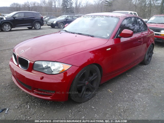 WBAUP9C53AVL89243 - 2010 BMW 128 I RED photo 2