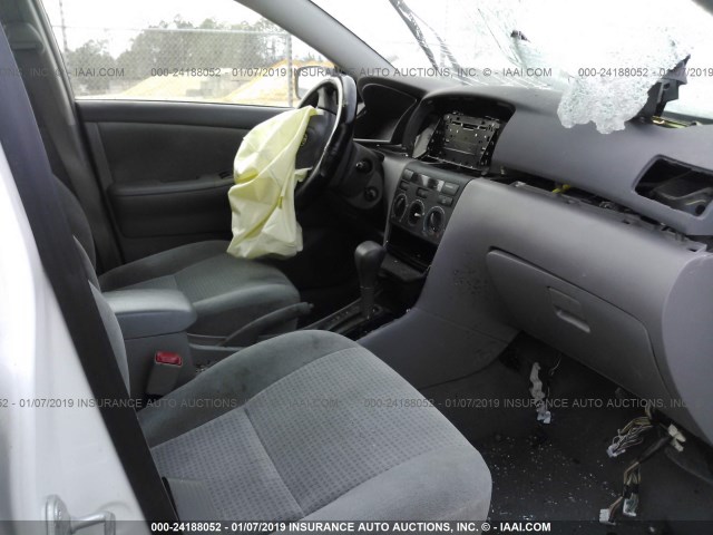 1NXBR32E46Z592153 - 2006 TOYOTA COROLLA WHITE photo 5