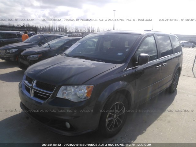 2C4RDGCGXHR773959 - 2017 DODGE GRAND CARAVAN SXT GRAY photo 2