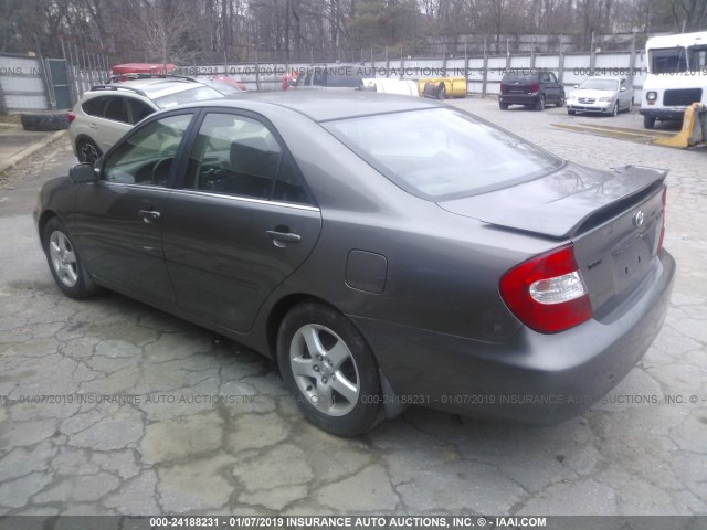 JTDBE32K120009769 - 2002 TOYOTA CAMRY LE/XLE/SE GRAY photo 3